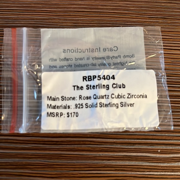 Amazing rose quartz cubic zirconia band set on .925 solid sterling silver! - Picture 4 of 4